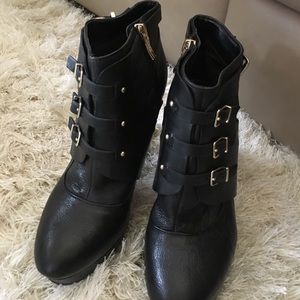 BCBG Eneration heels